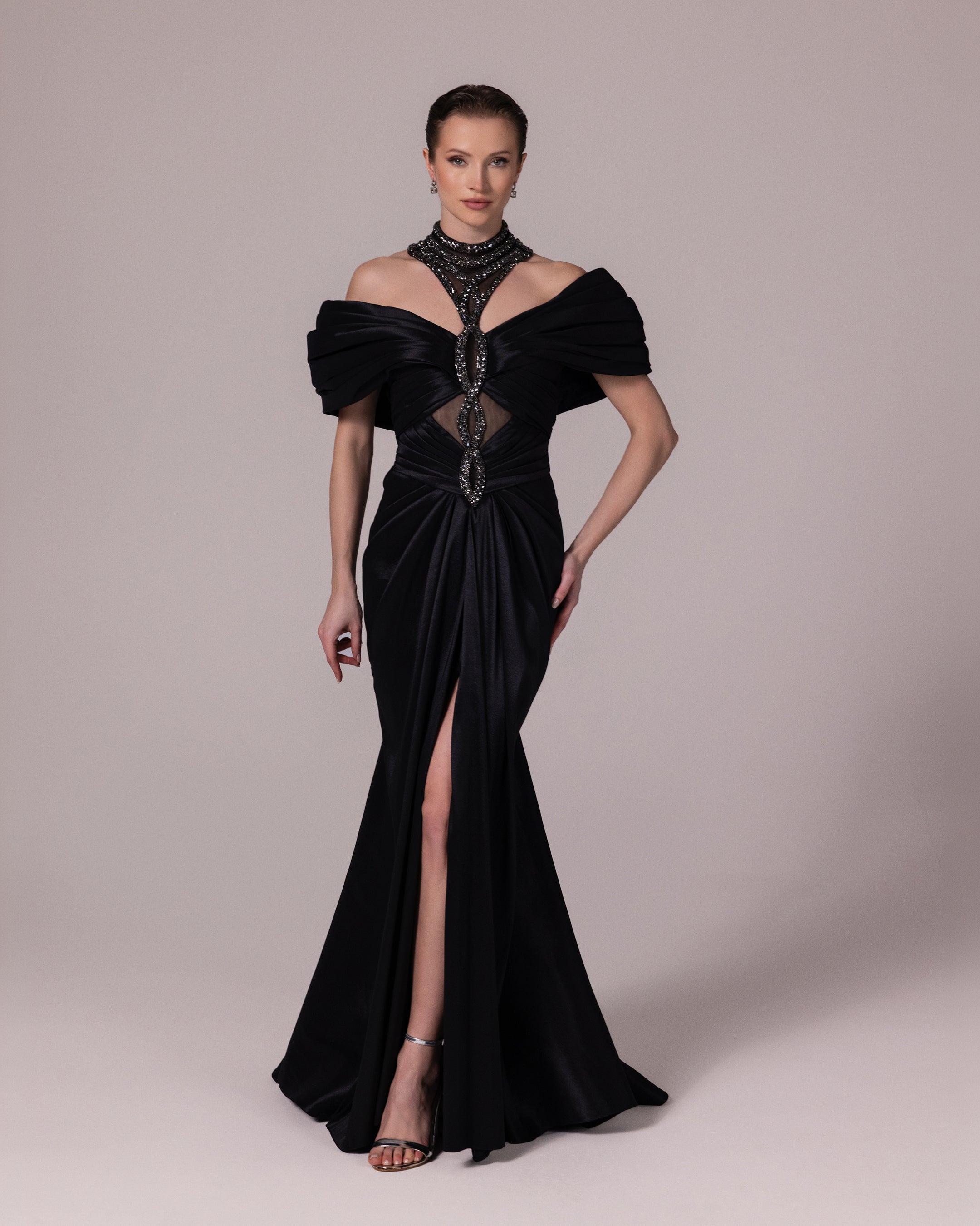 A25011-Halter Detaylı Yırtmaçlı Abiye Elbise