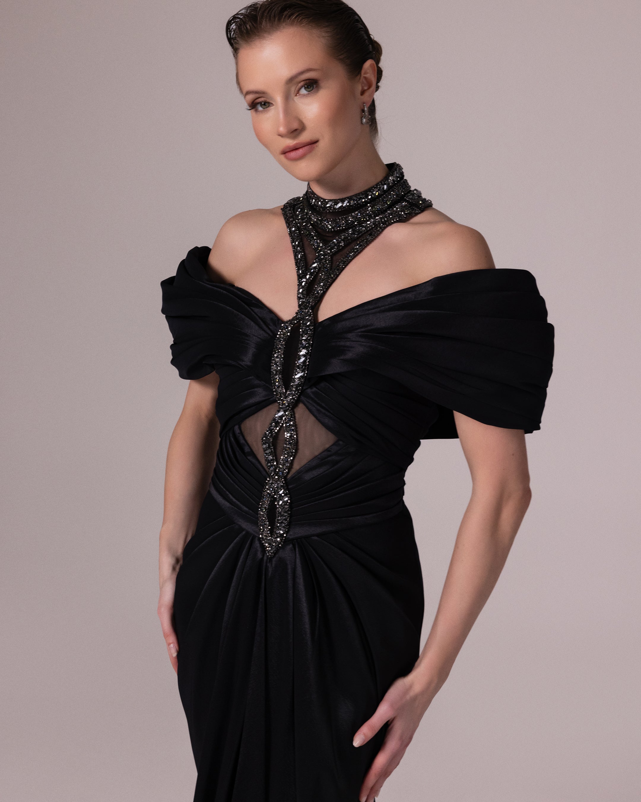 A25011-Halter Detaylı Yırtmaçlı Abiye Elbise