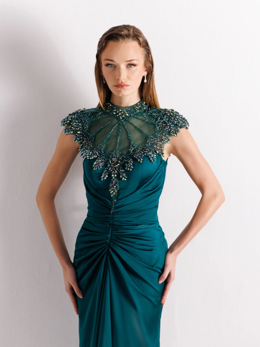 25017-İşleme Detaylı Hakim Yaka Balık Abiye Elbise