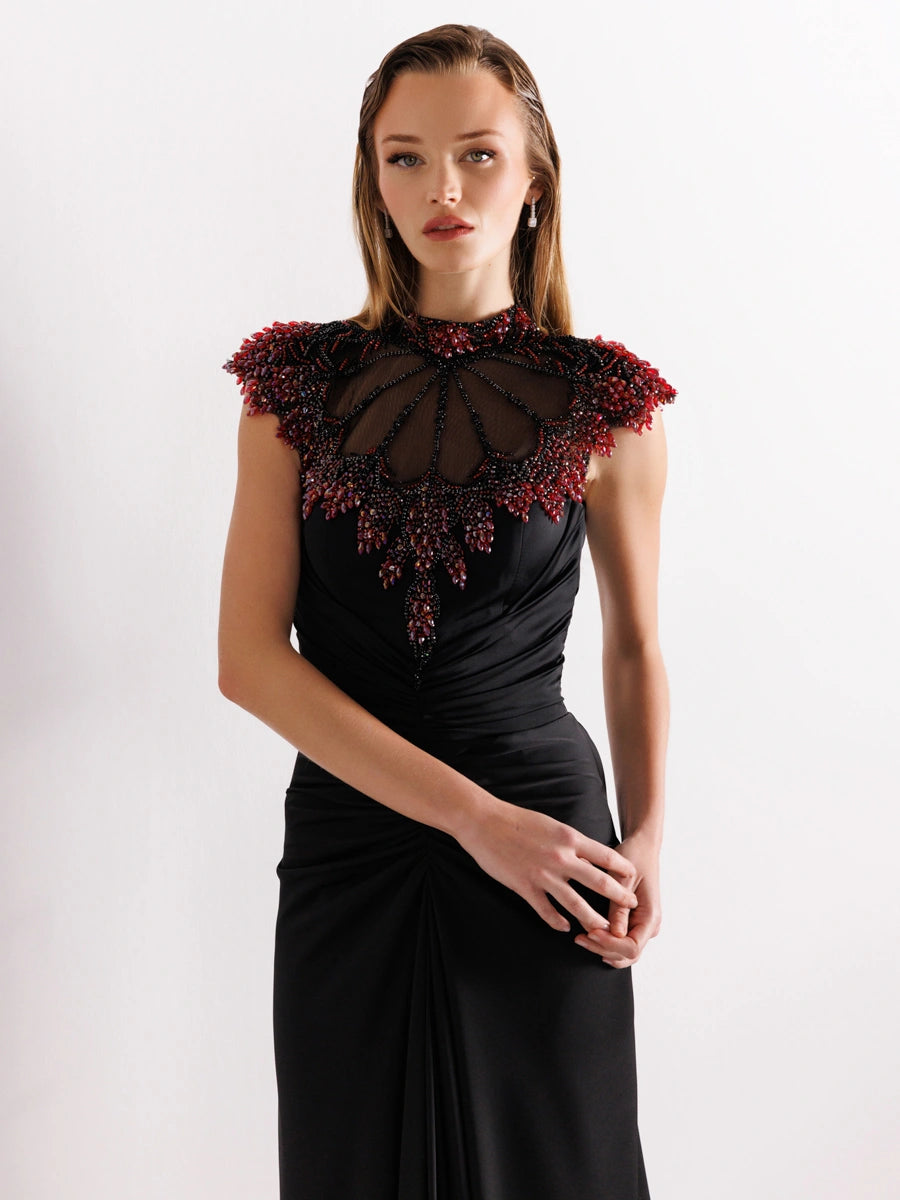 25017-İşleme Detaylı Hakim Yaka Balık Abiye Elbise