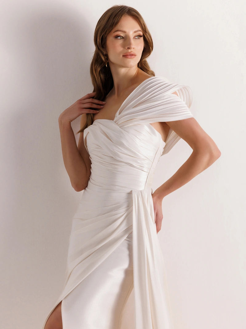 A25021-Straplez Yırtmaçlı Balık Abiye Elbise