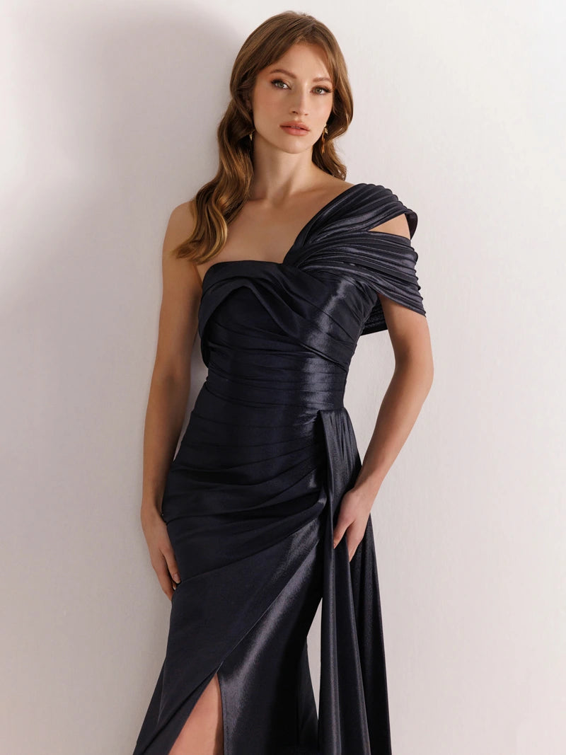 A25021-Straplez Yırtmaçlı Balık Abiye Elbise