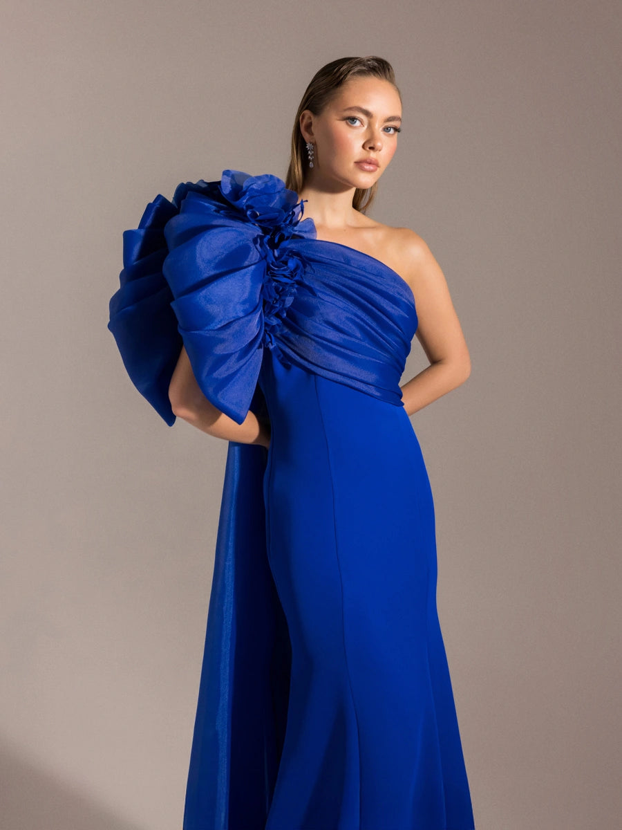 25023-Tek Omuz Çiçek Detaylı Balık Abiye Elbise