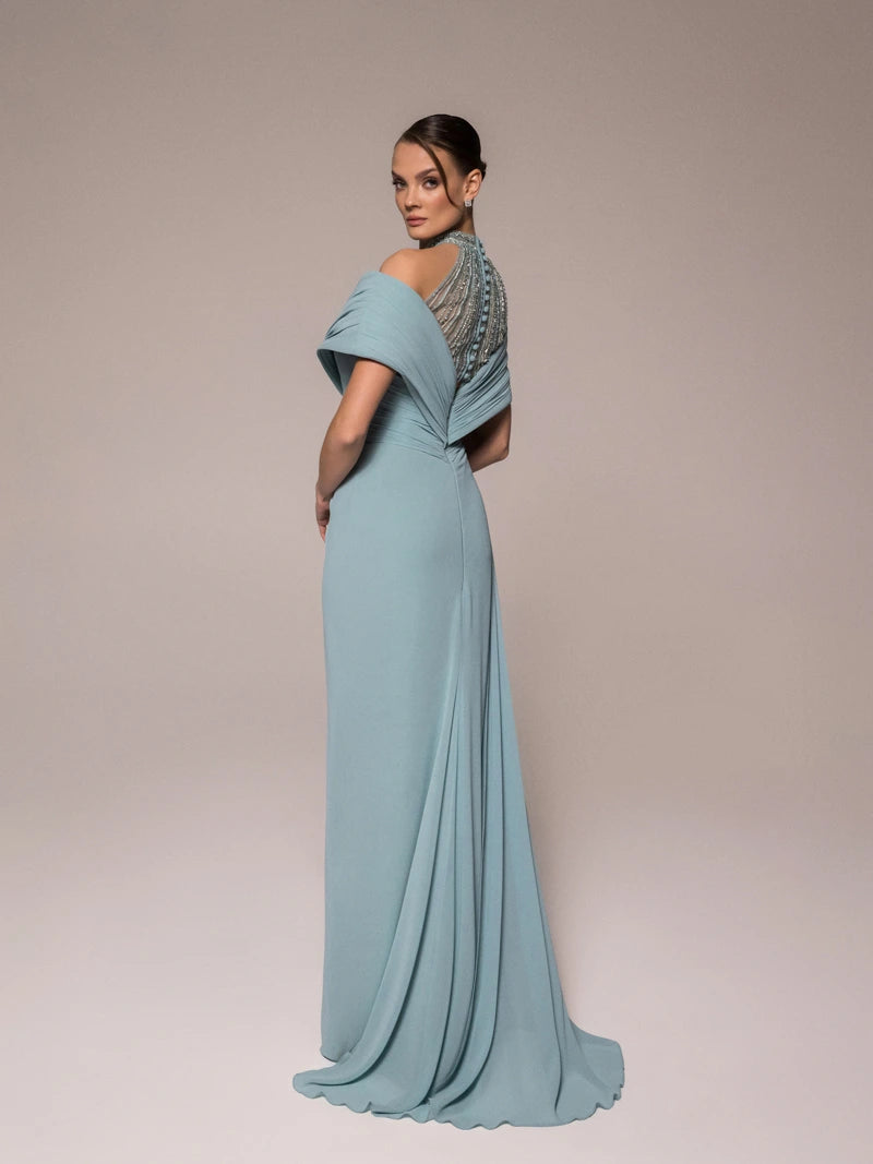 25031-Hakim Yaka Dekolte Detaylı Drapeli Yırtmaçlı Elbise