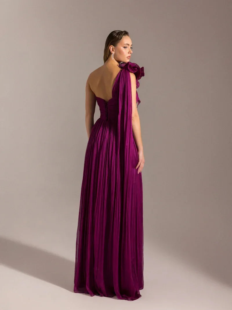 25039-Straplez Tek Omuz Detaylı Piliseli Kloş Abiye Elbise - Kenzel