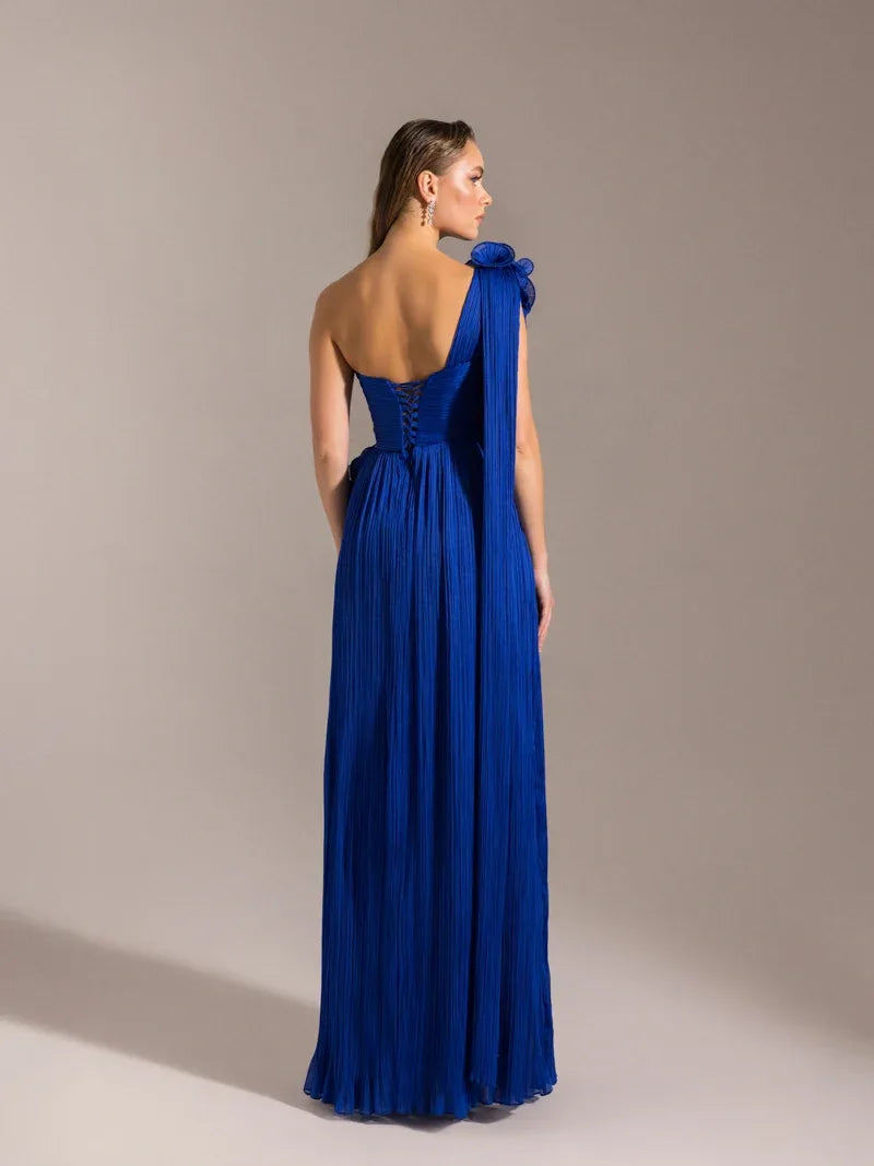 25039-Straplez Tek Omuz Detaylı Piliseli Kloş Abiye Elbise - Kenzel