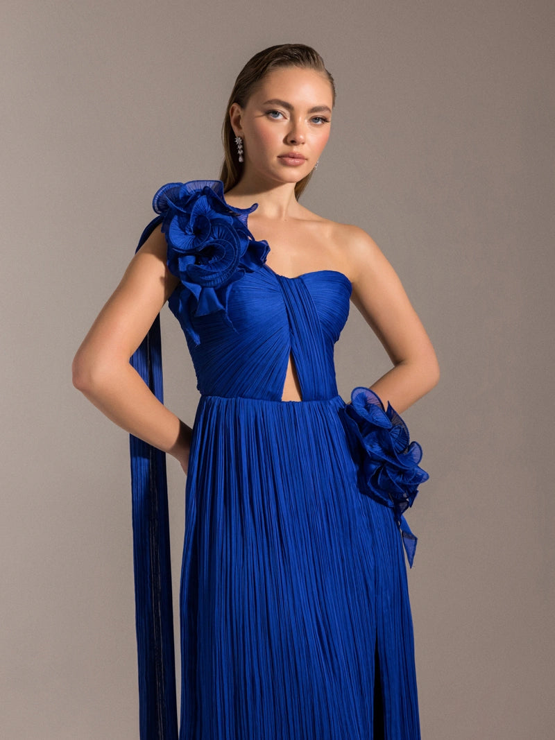 25039-Straplez Tek Omuz Detaylı Piliseli Kloş Abiye Elbise