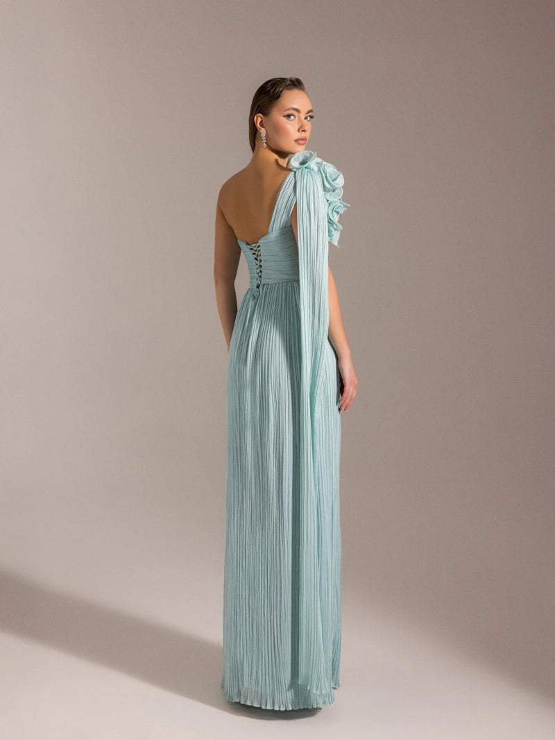 25039-Straplez Tek Omuz Detaylı Piliseli Kloş Abiye Elbise