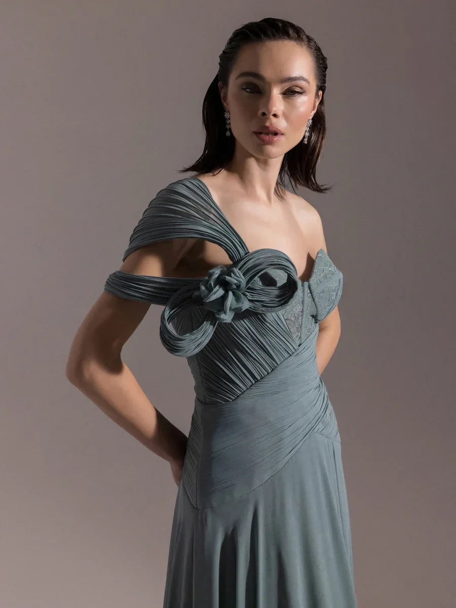 25043-Straplez Fransız Danteli Pliseli Kloş Elbise - Kenzel