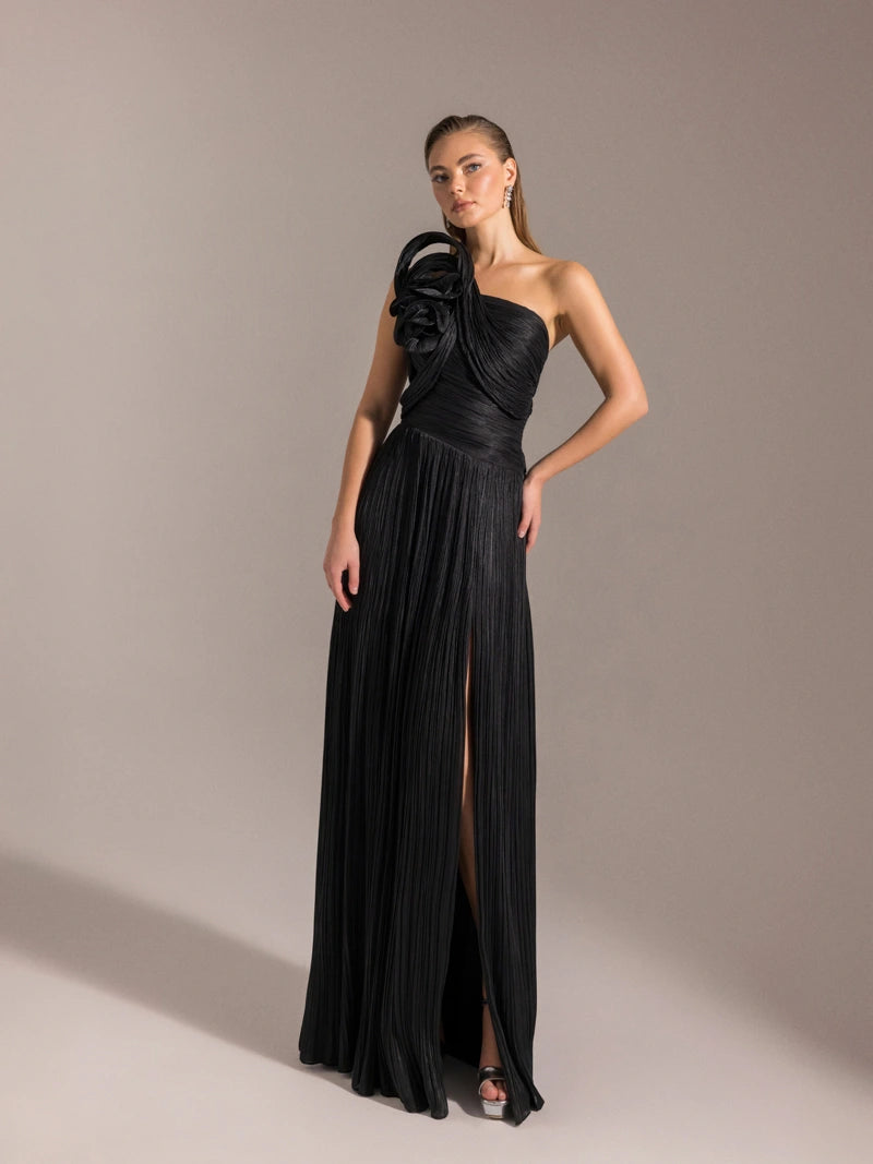 25049-Omuzu Detaylı Pliseli Kloş Abiye Elbise