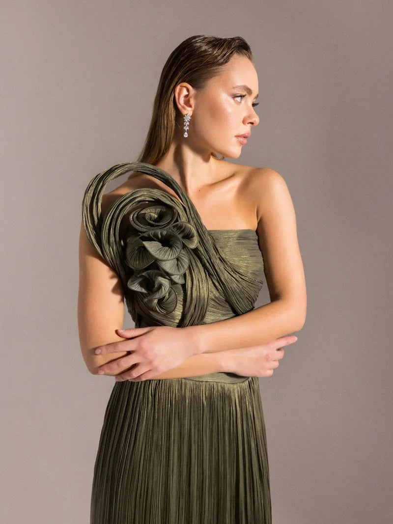 25049-Omuzu Detaylı Pliseli Kloş Abiye Elbise - Kenzel