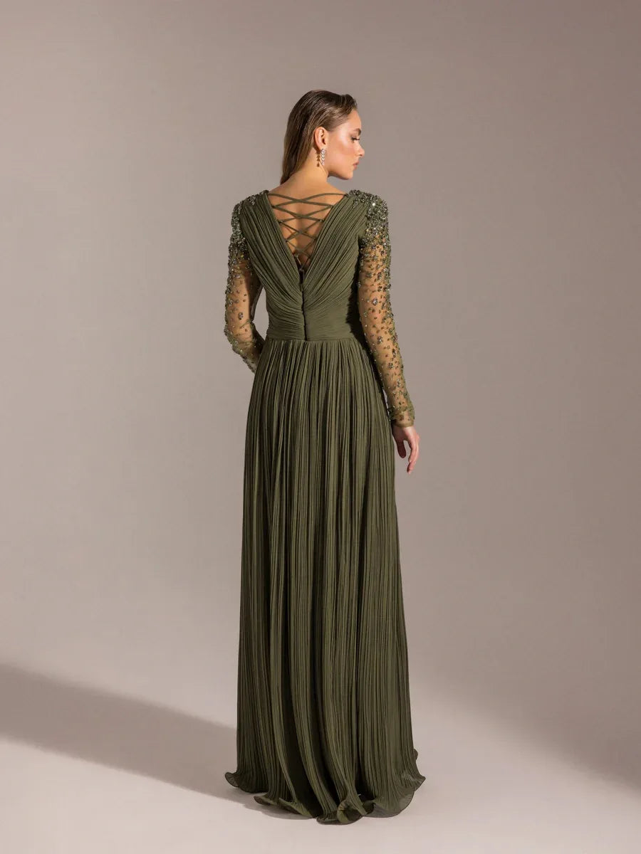 25057-Kolları İşlemeli Sırt Detaylı Yırtmaçlı Kloş Abiye Elbise - Kenzel