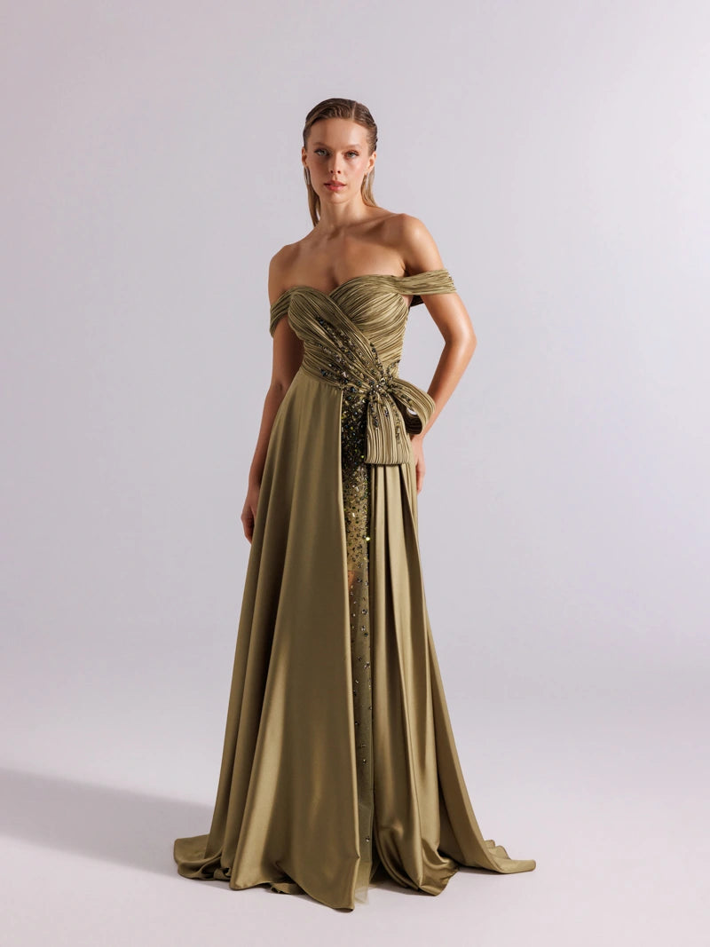 İç Eteği Transparan Detaylı İşlemeli Kloş Haki Abiye Elbise