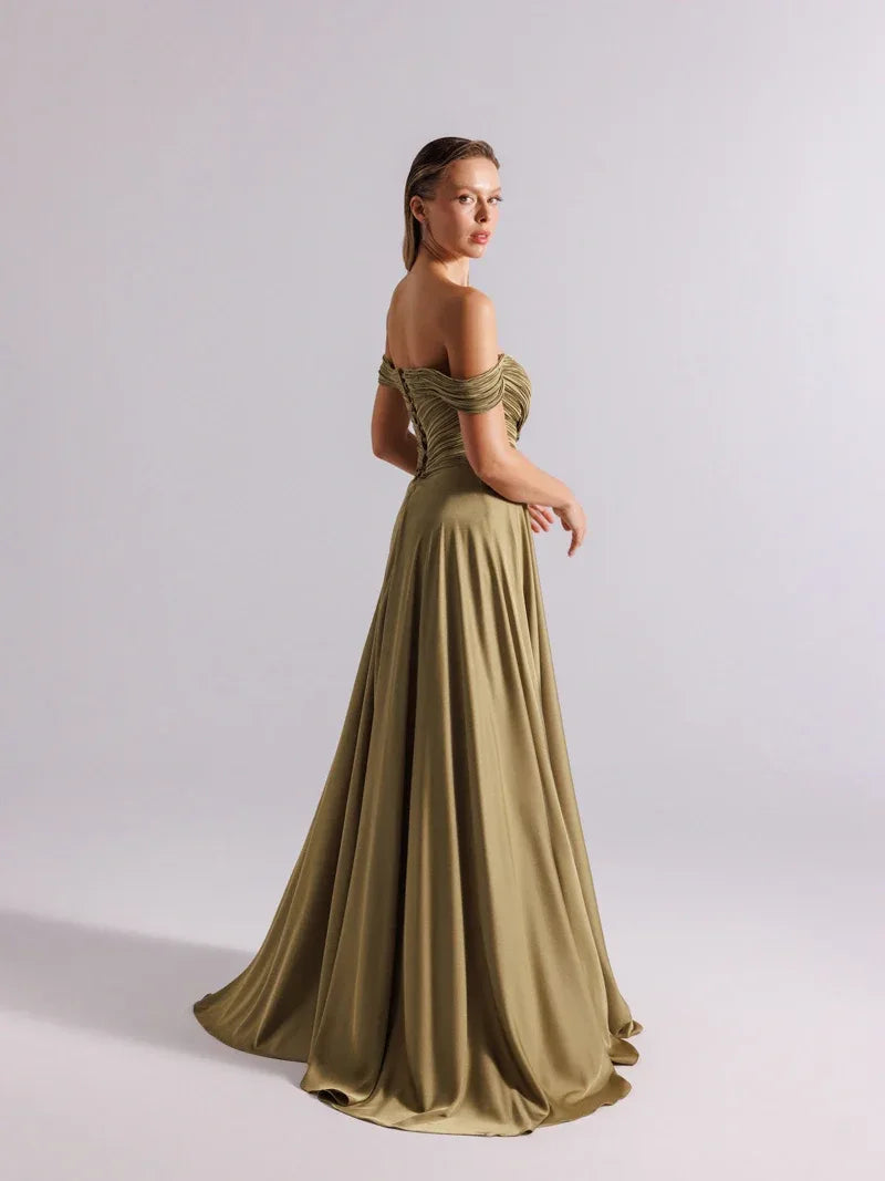 25060-İç Eteği Transparan Detaylı İşlemeli Kloş Abiye Elbise - Kenzel