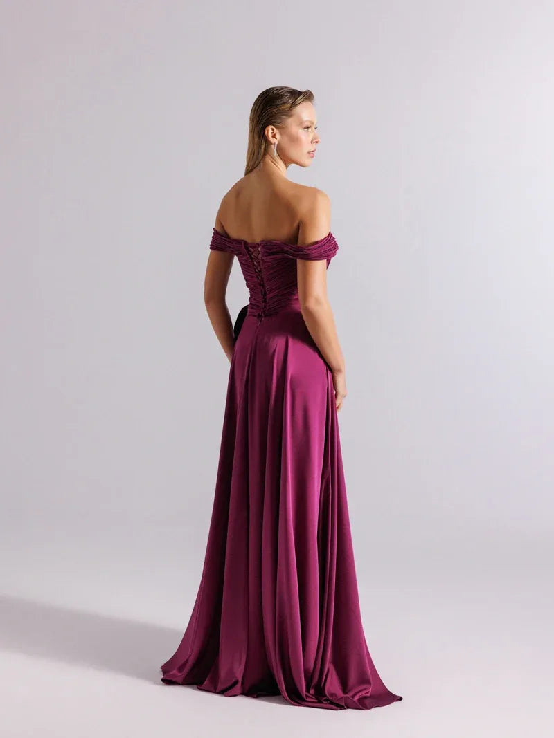 25060-İç Eteği Transparan Detaylı İşlemeli Kloş Abiye Elbise - Kenzel