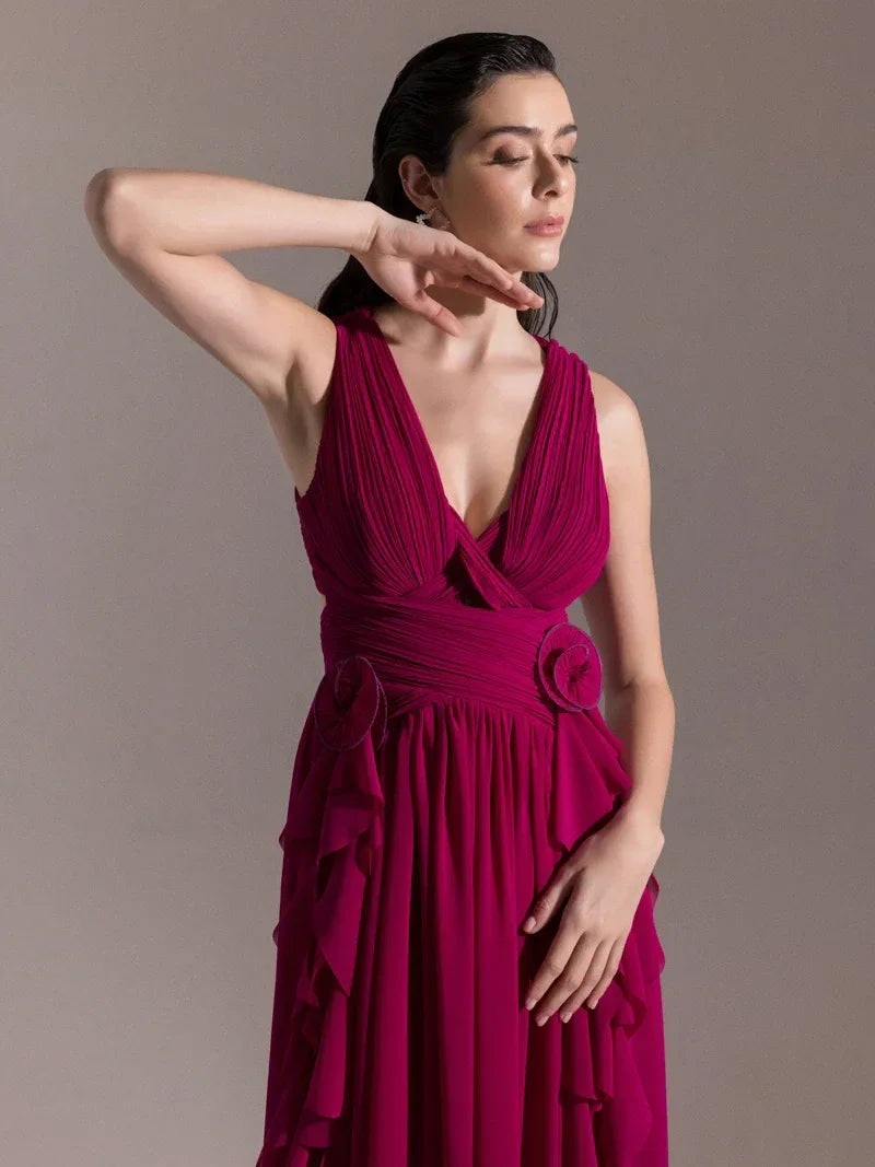 25062-V Yaka Piliseli Yırtmaçlı Abiye Elbise - Kenzel