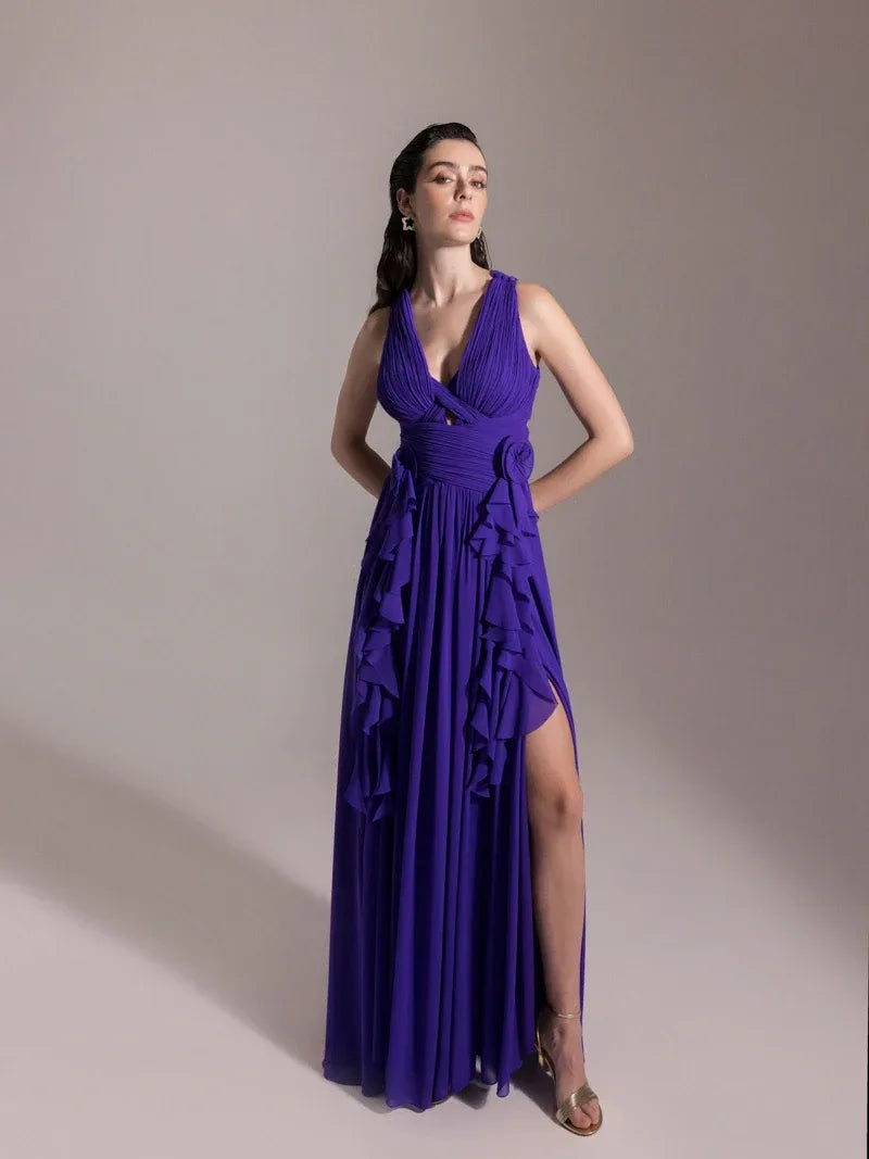 25062-V Yaka Piliseli Yırtmaçlı Abiye Elbise - Kenzel