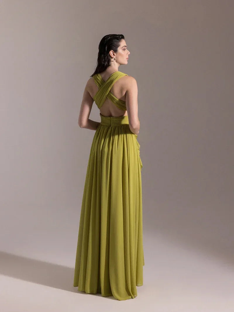 25062-V Yaka Piliseli Yırtmaçlı Abiye Elbise - Kenzel