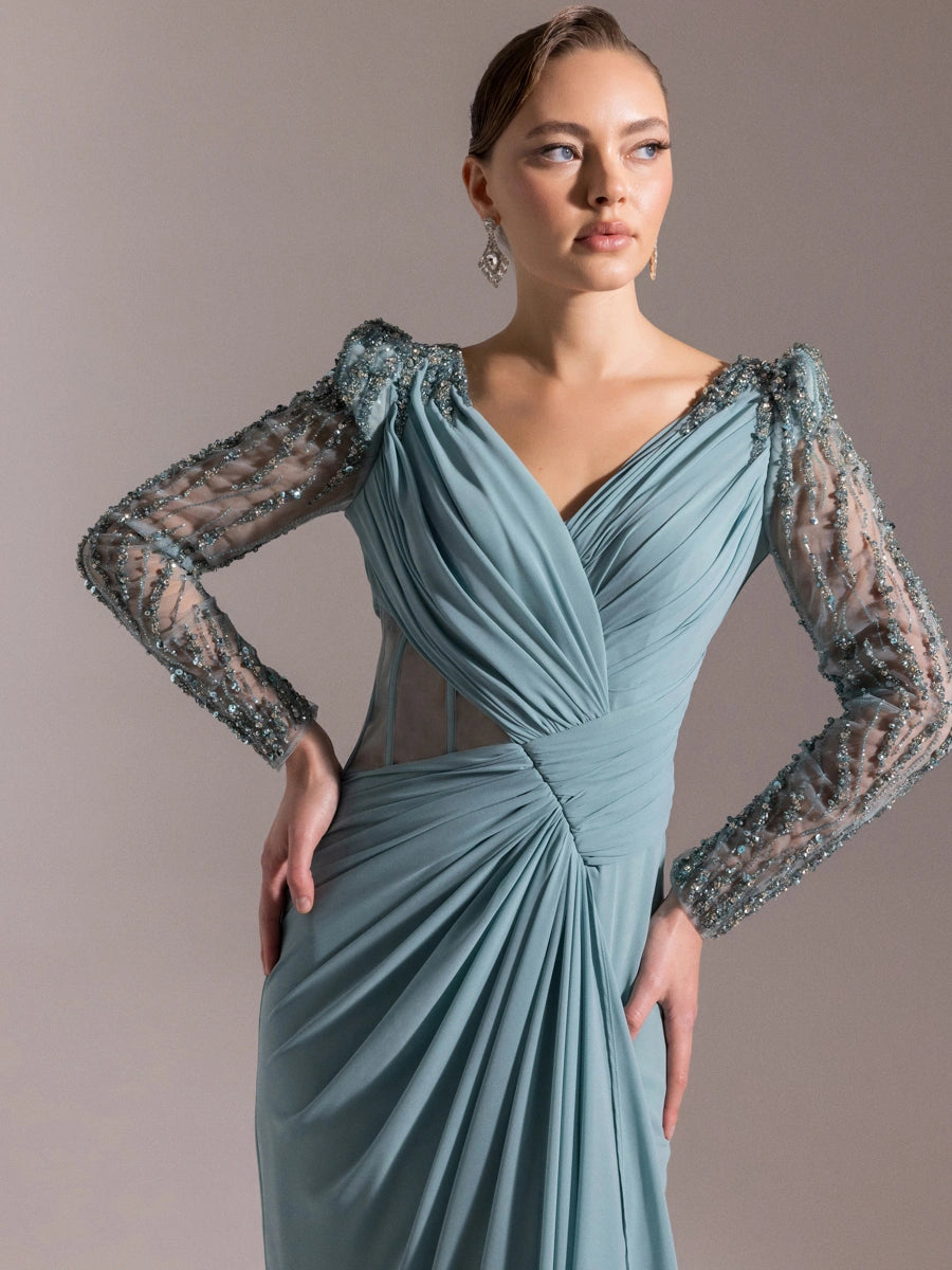 25066-V Yaka Omuzları İşlemeli Uzun Abiye Elbise