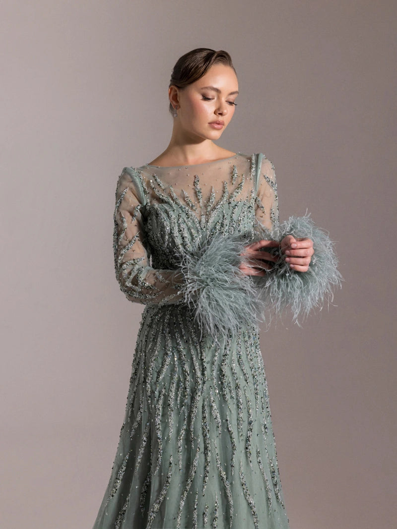 Full Beden İşlemelı̇, Kabarık Uzun Elbı̇se Su Yeşili Yakın Çekim