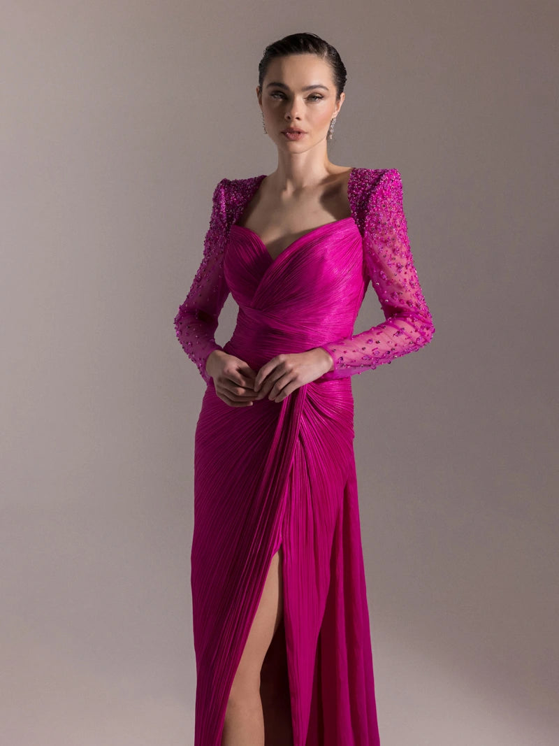 25075-Omuzları İşlemeli Piliseli Abiye Elbise