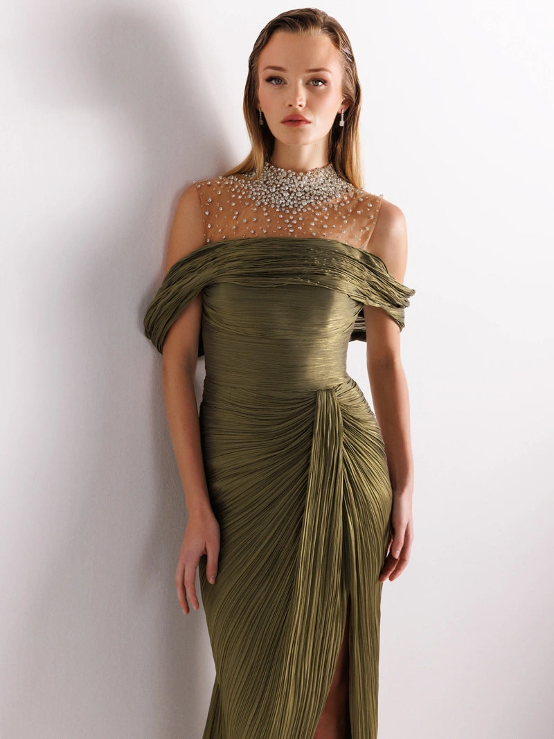 25077-İşlemeli Pliseli Kuyruklu Elbise