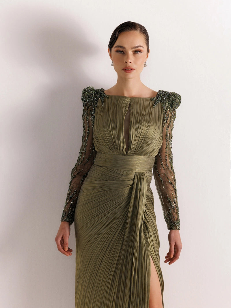 25099-Kolları İşlemeli Pliseli Abiye Elbise