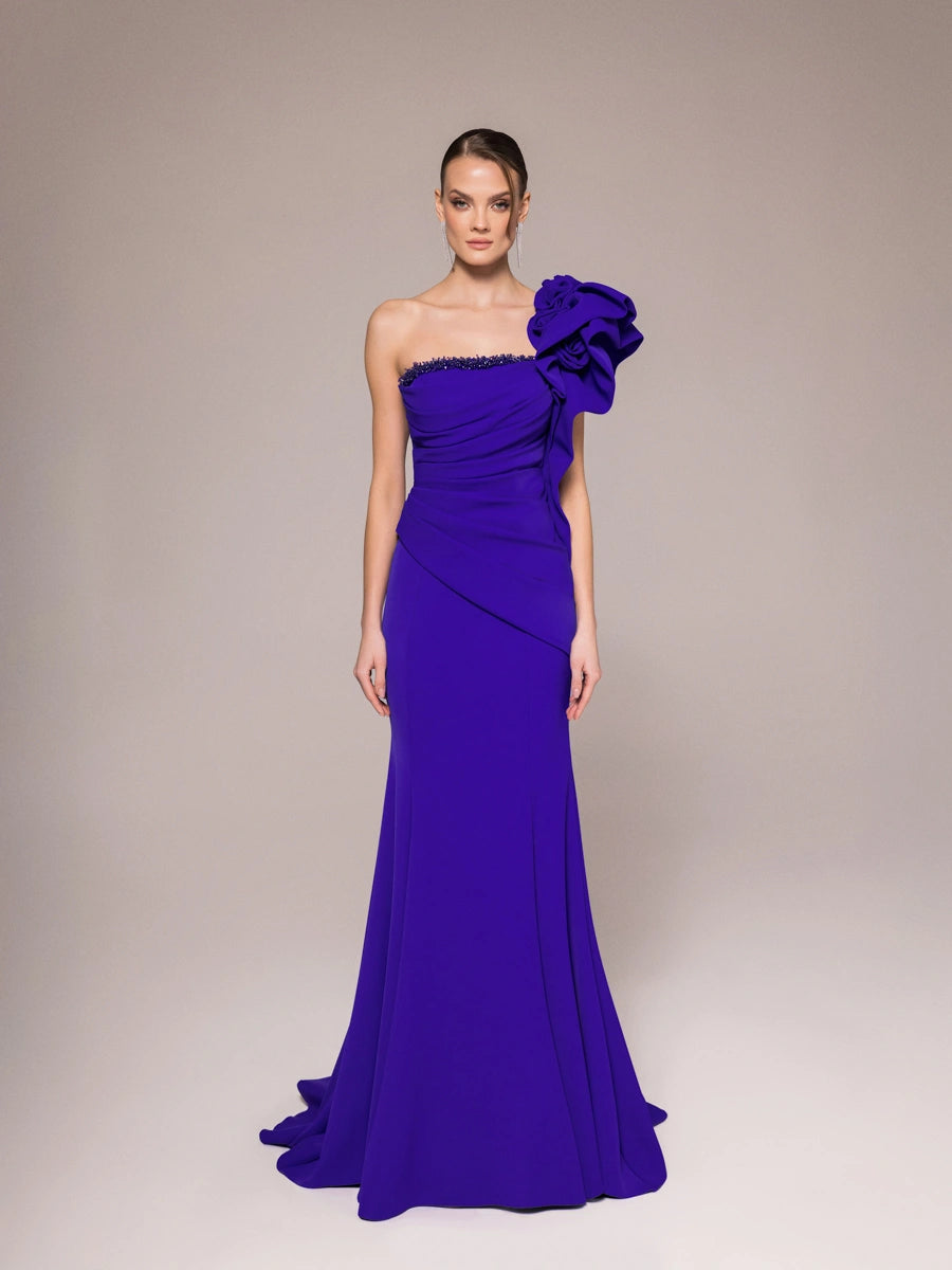 25120-Tek Omuzlu Gül Detaylı Drapeli Balık Abiye Elbise