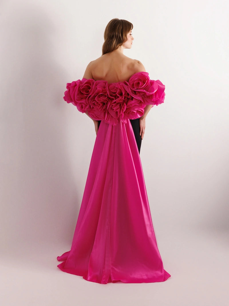 25123-Yakası İşlemeli Straplez Balık Elbise