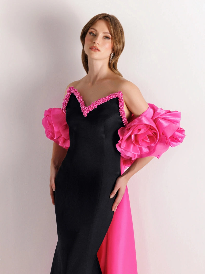 25123-Yakası İşlemeli Straplez Balık Elbise