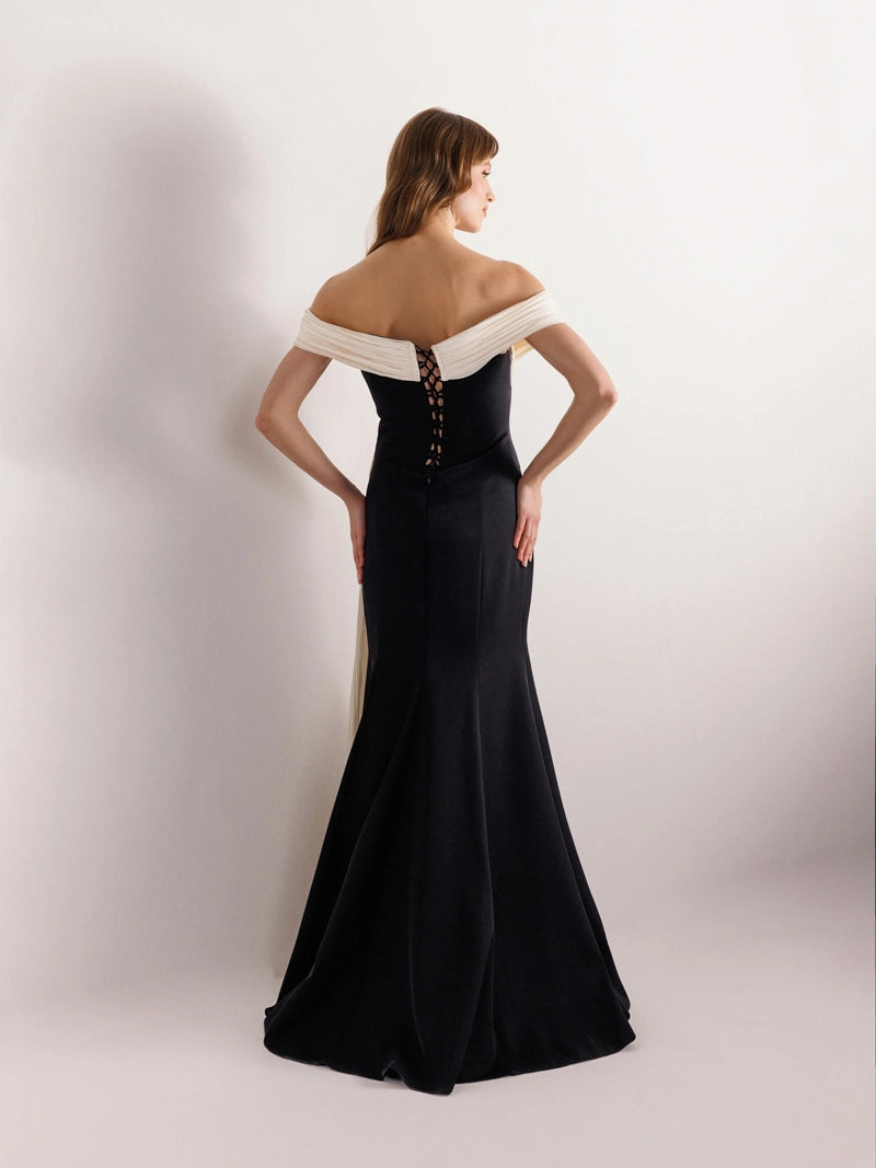 25125-Straplez İnci Detaylı Balık Abiye Elbise