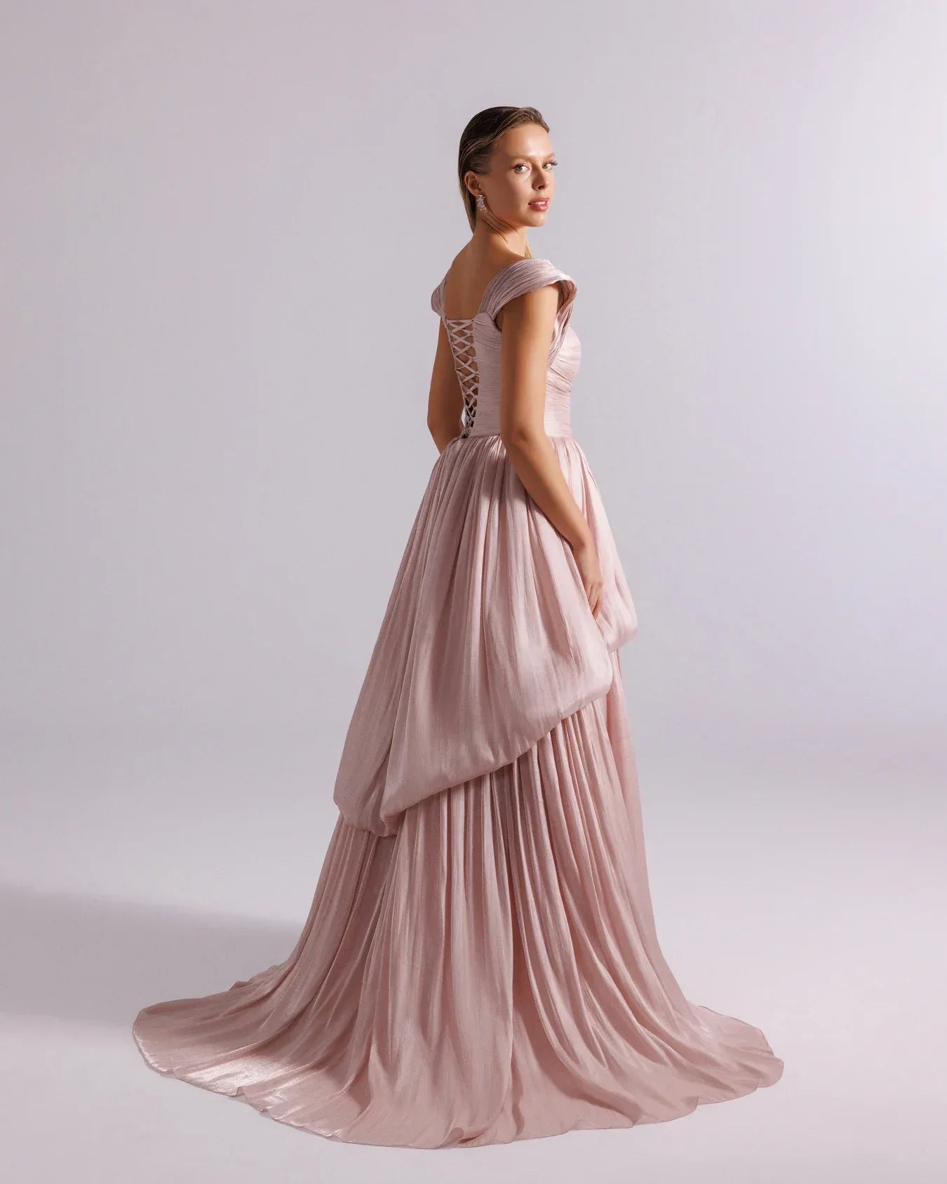 25128-Omuz Detaylı Drapeli Parlak Şifon Balon Elbise - Kenzel