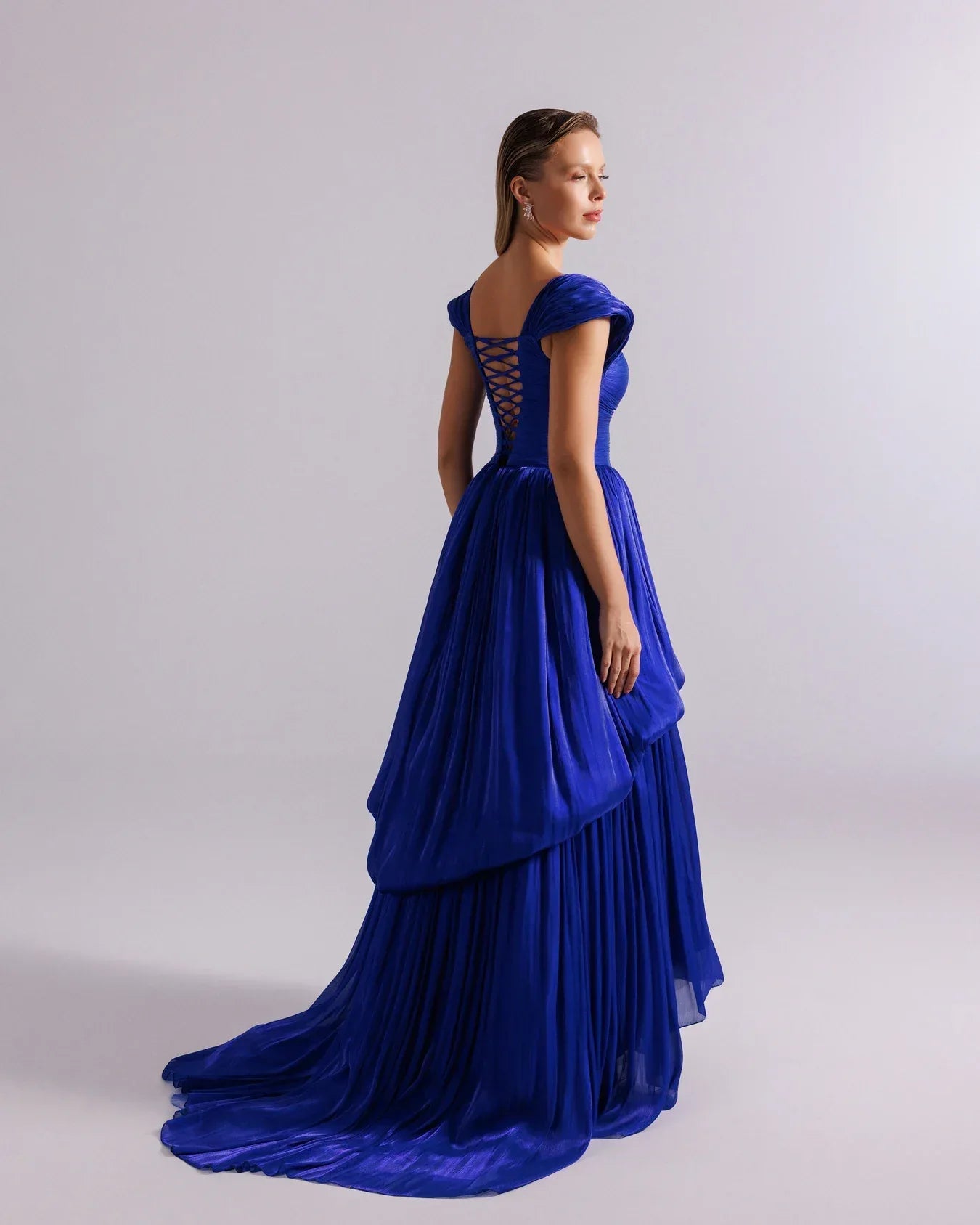 25128-Omuz Detaylı Drapeli Parlak Şifon Balon Elbise - Kenzel