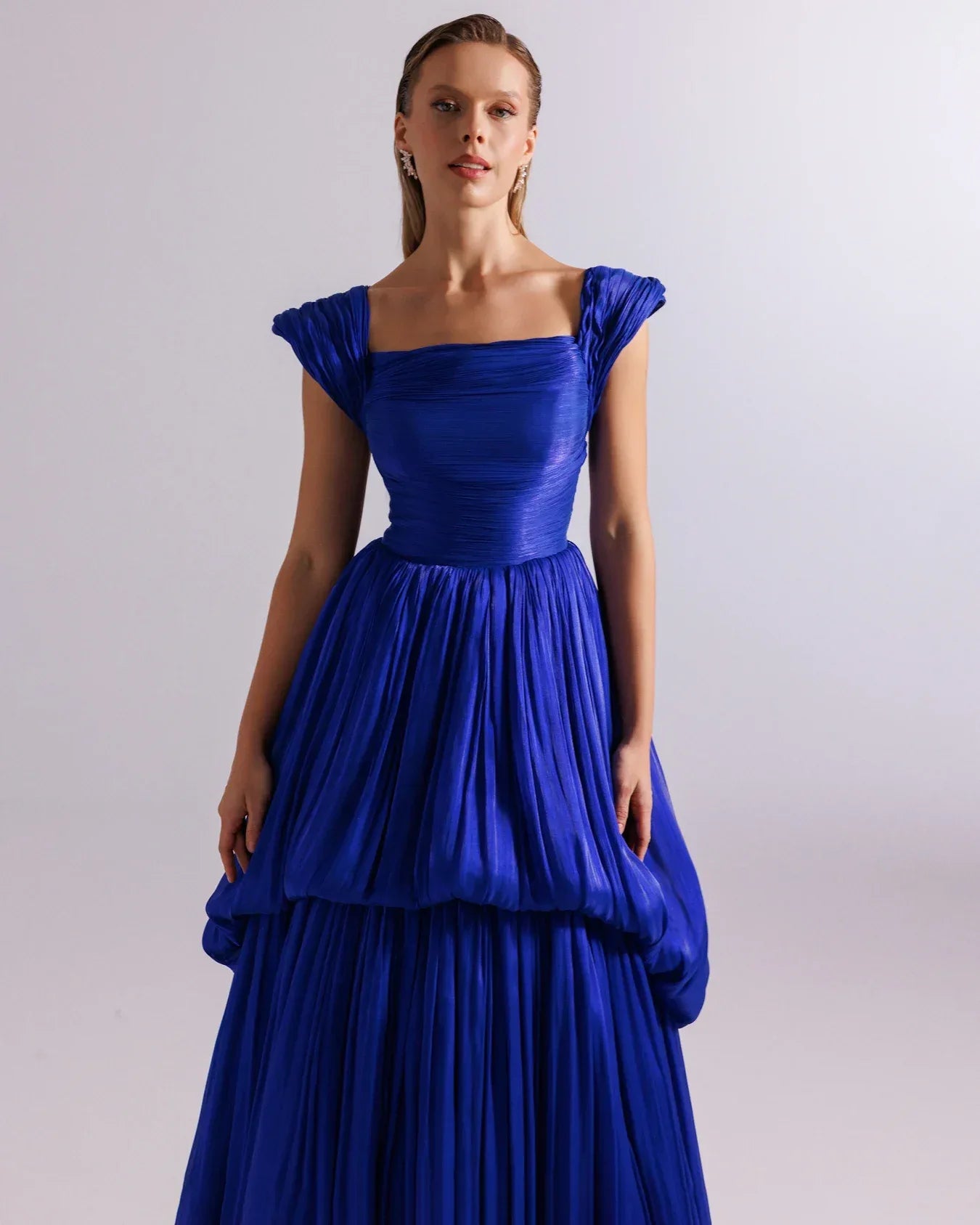 25128-Omuz Detaylı Drapeli Parlak Şifon Balon Elbise - Kenzel