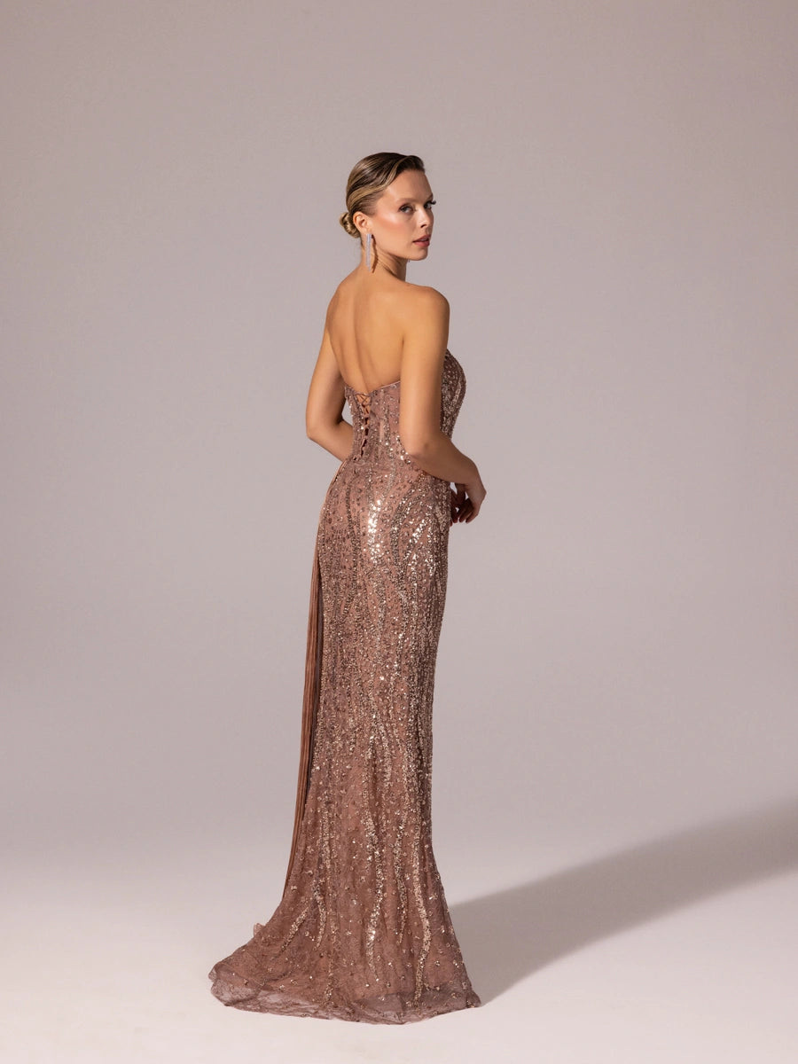 25132-Pilise Garnili Boncuk İşlemeli Balık Elbise