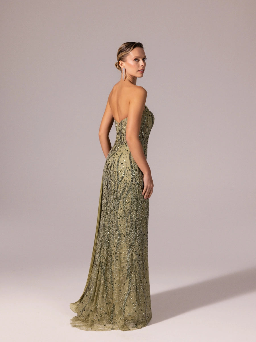 25132-Pilise Garnili Boncuk İşlemeli Balık Elbise