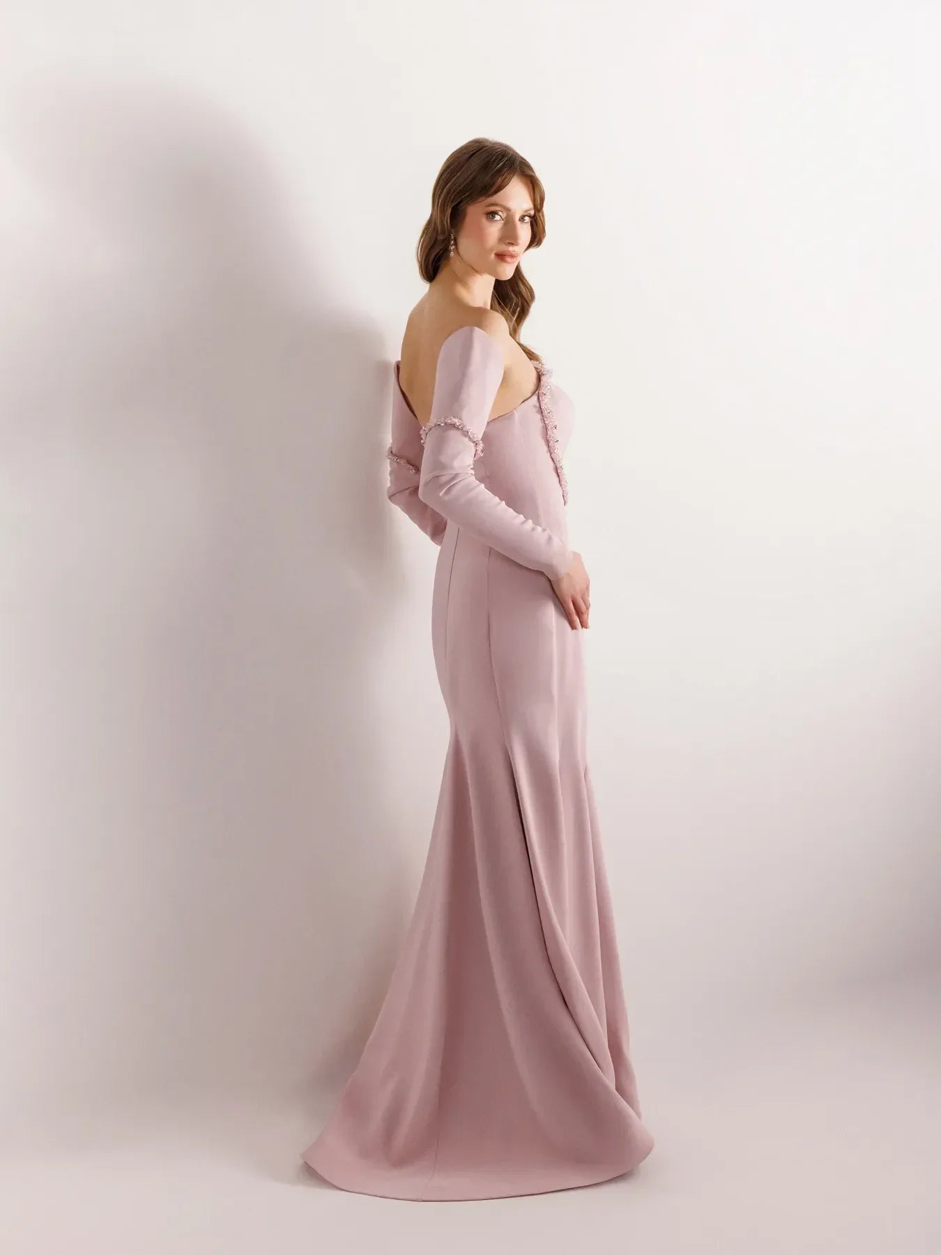 25138-Asimetrik Yaka İşlemeli Straplez Balık Abiye Elbise - Kenzel