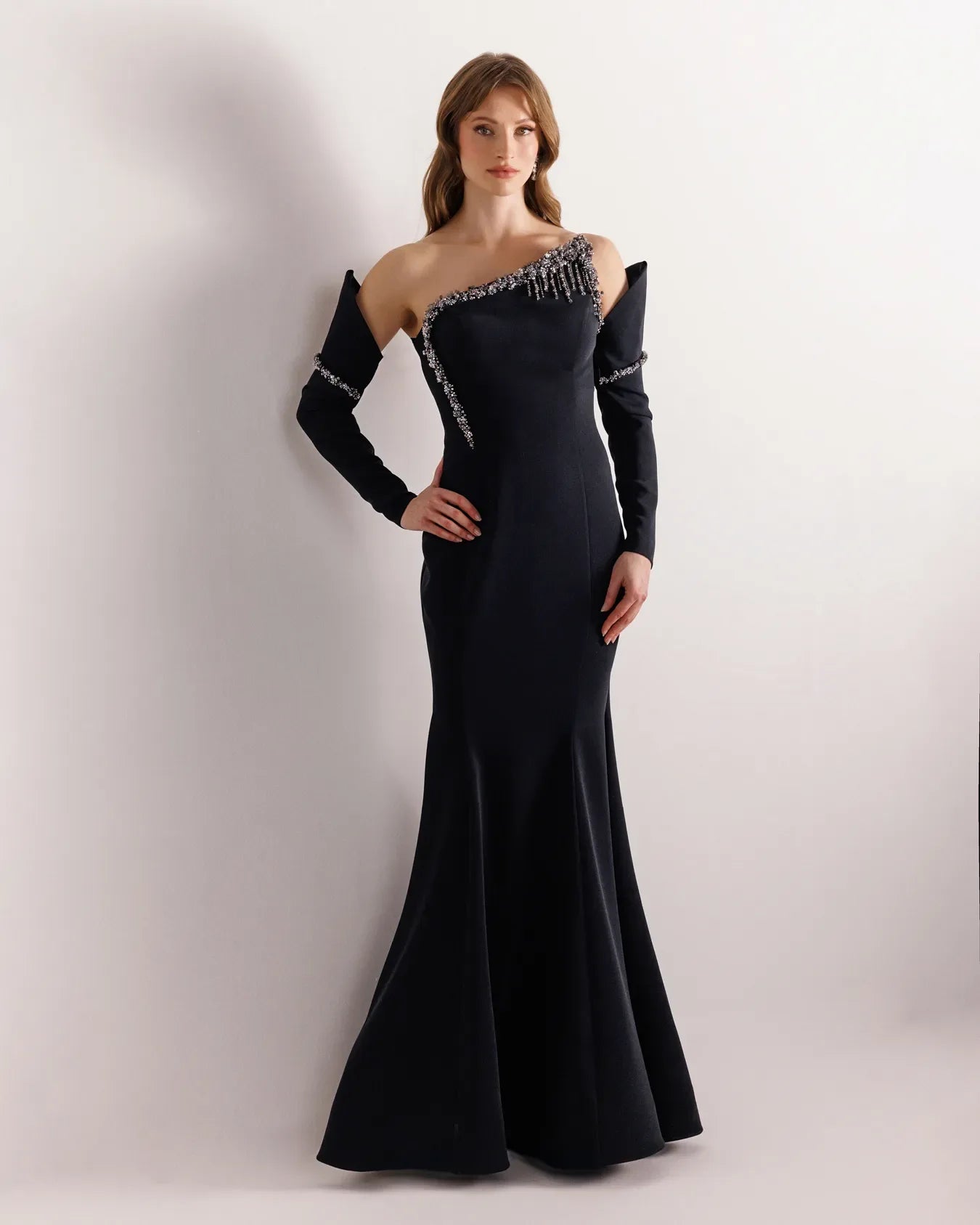 25138-Asimetrik Yaka İşlemeli Straplez Balık Abiye Elbise - Kenzel