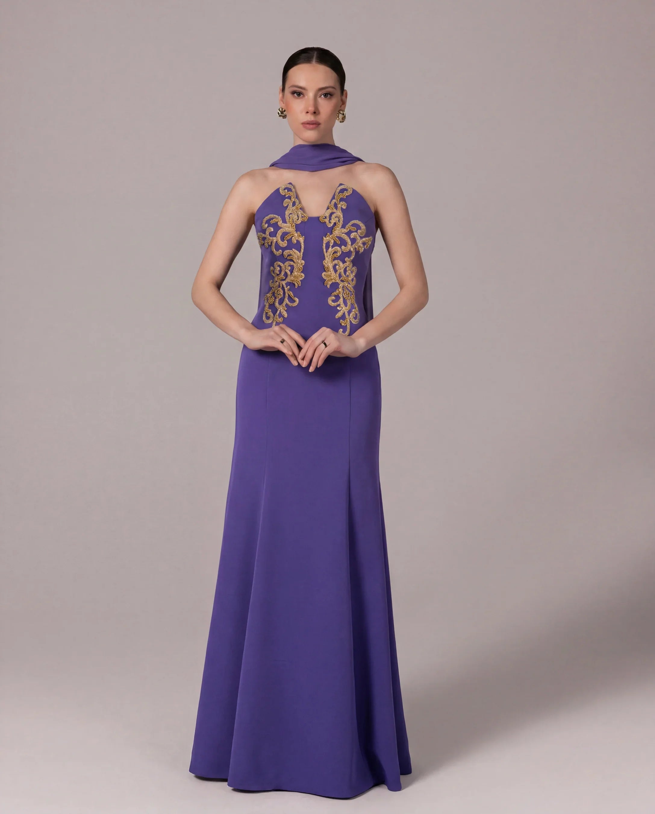 25143-Gold Nakış Detaylı Maxi Abiye