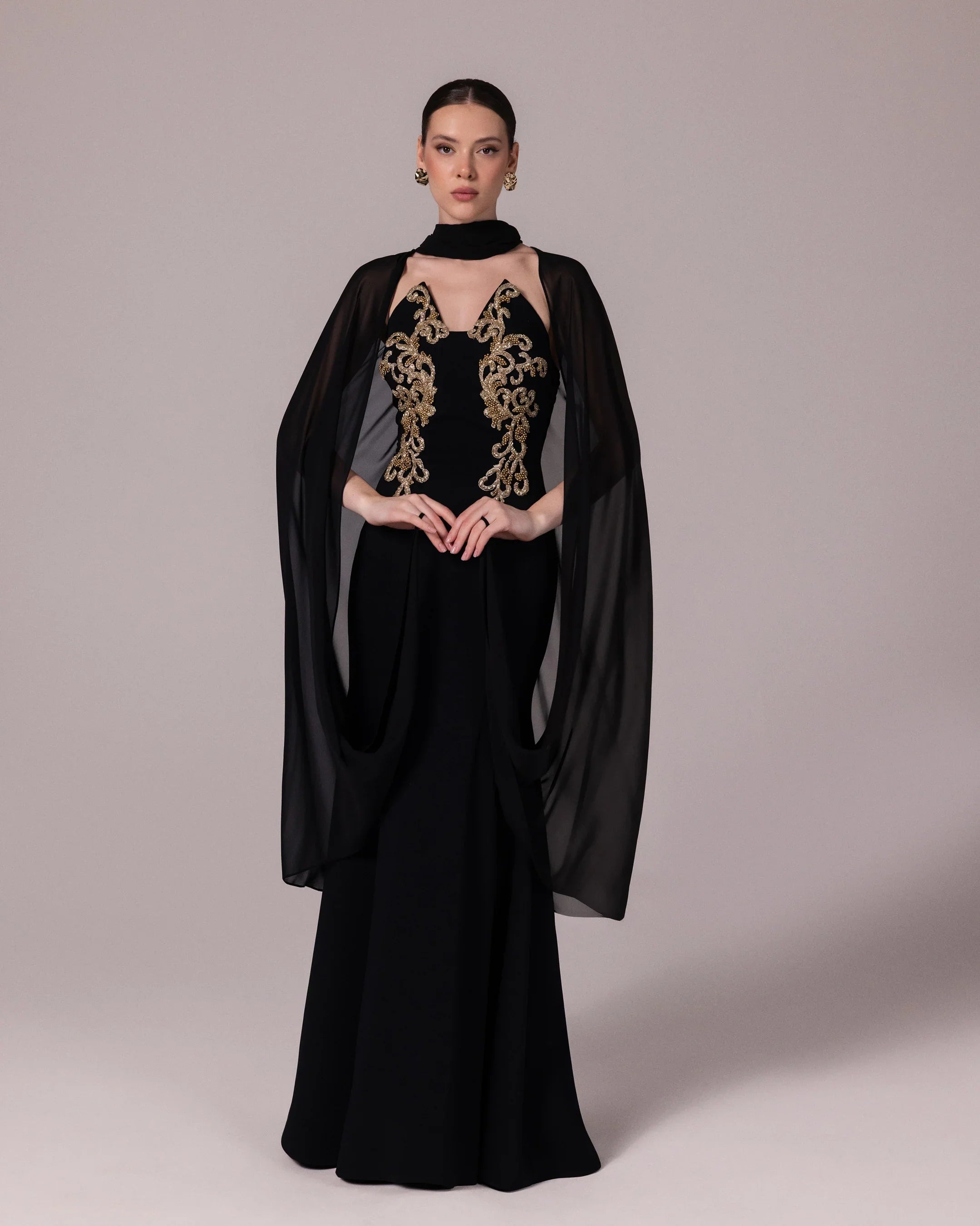 25143-Gold Nakış Detaylı Maxi Abiye