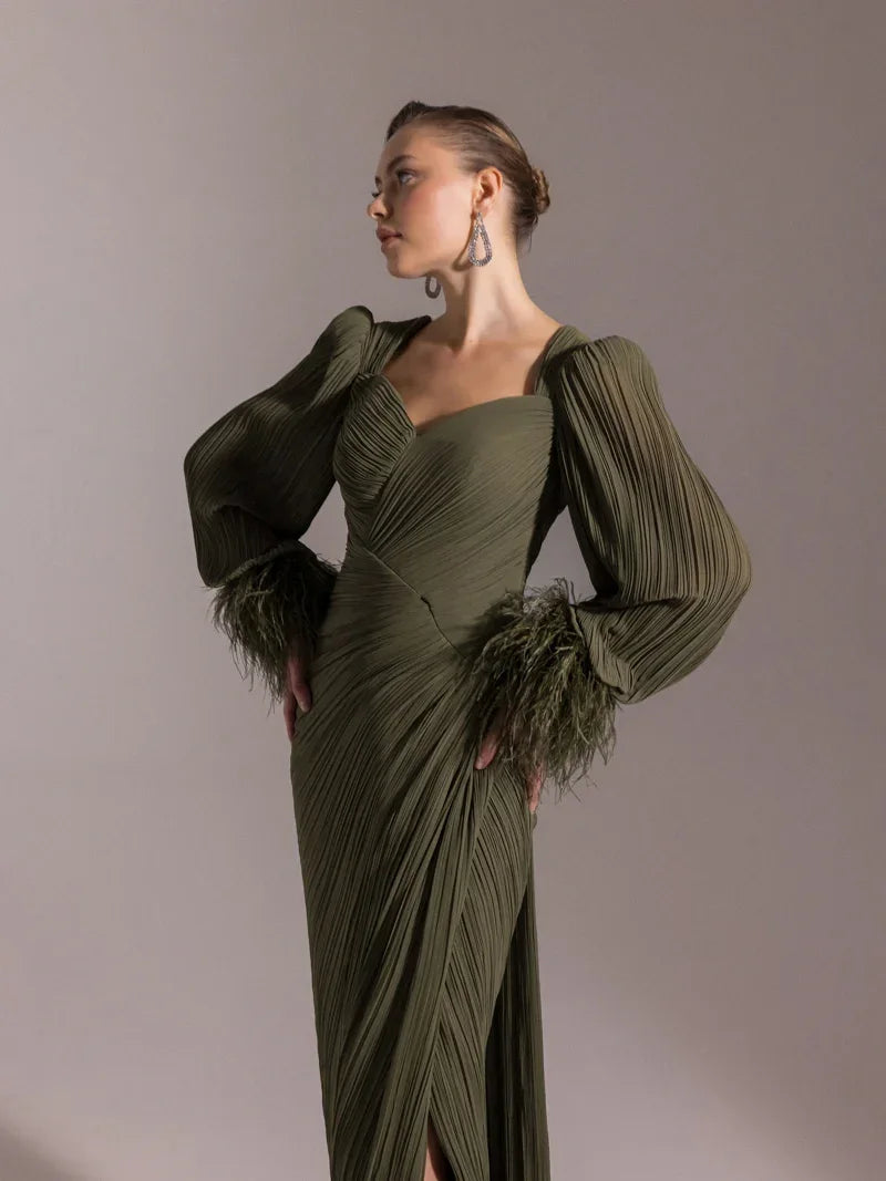 25152-Kolları Otrişli, Pliseli Yıtrmaçlı Abiye Elbise - Kenzel