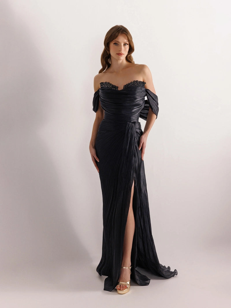 25153-Göğüsü İşlemeli Straplez Pliseli Abiye Elbise