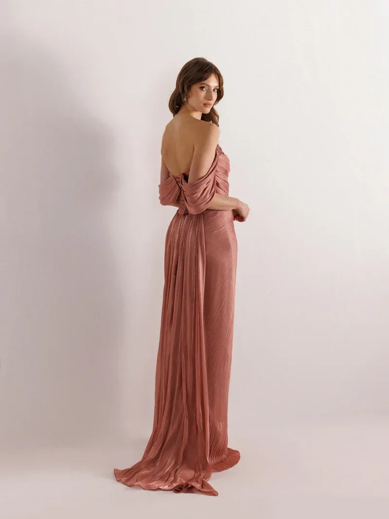 25153-Göğüsü İşlemeli Straplez Pliseli Abiye Elbise - Kenzel