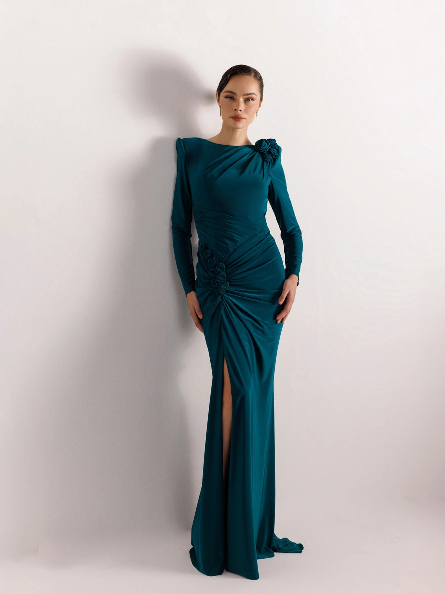 25160-Sırt Dekolteli Çiçek Detaylı Yırtmaçlı Balık Elbise