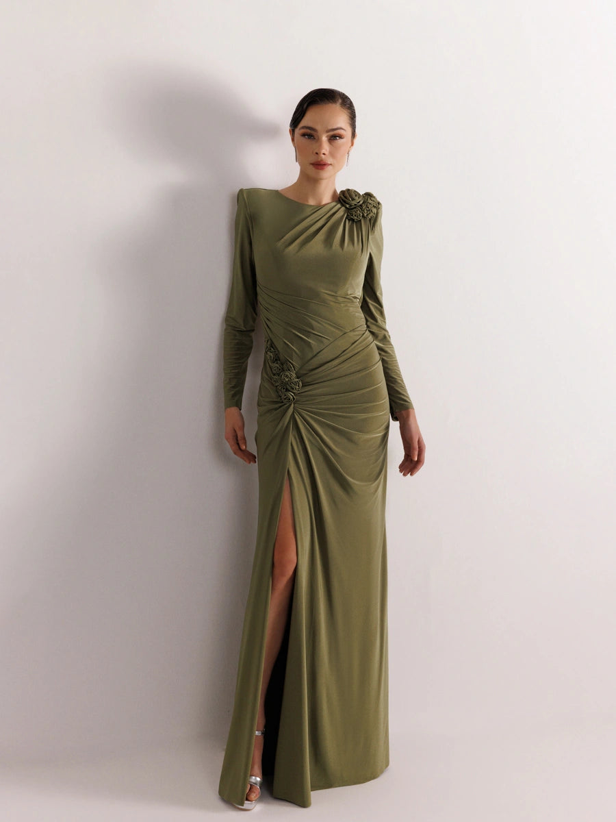 25160-Sırt Dekolteli Çiçek Detaylı Yırtmaçlı Balık Elbise