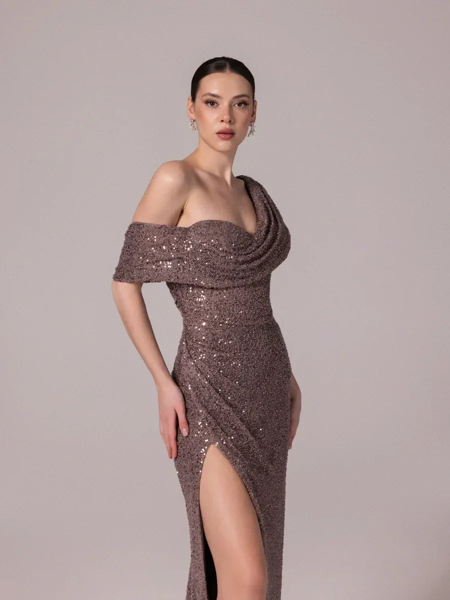 25173-Yaka Detaylı Pullu Payet Örme Abiye Elbise - Kenzel