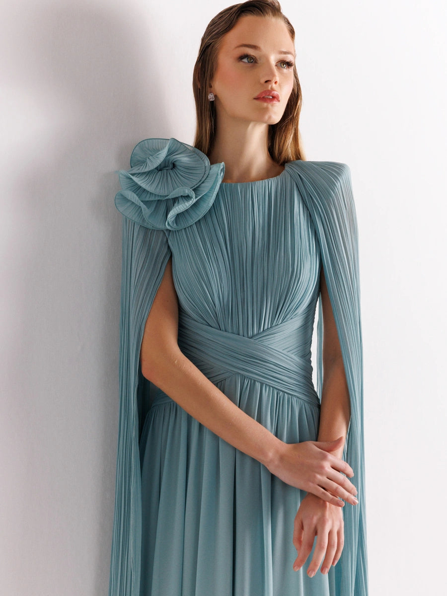 25175-Uzun Kol Kloş Aksesuarlı Uzun Abiye Elbise