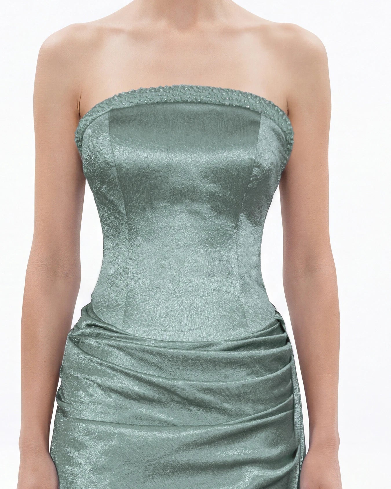 25190-Straplez İşleme Detaylı Degaje Döküm Uzun Elbise