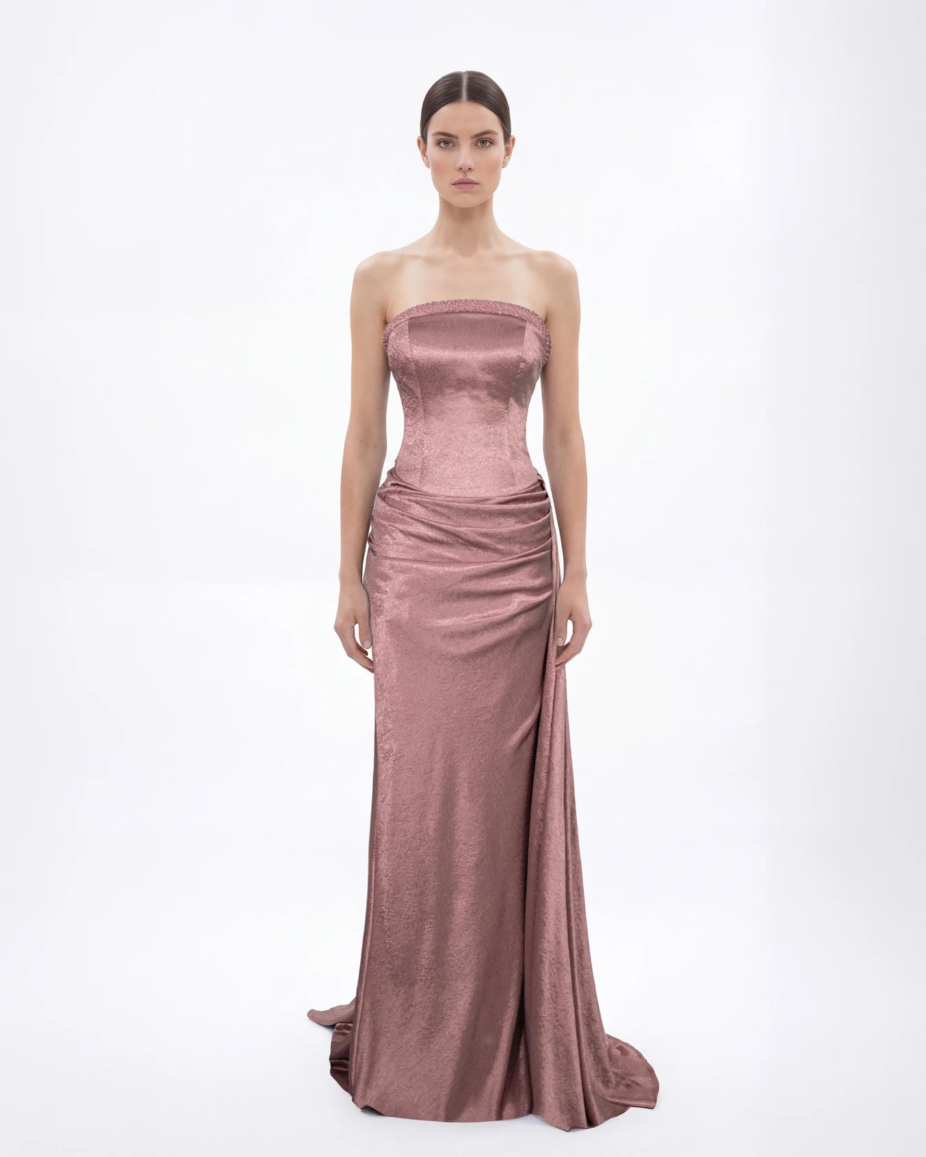 25190-Straplez İşleme Detaylı Degaje Döküm Uzun Elbise