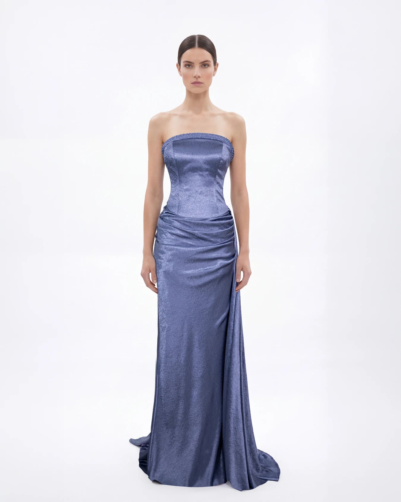 25190-Straplez İşleme Detaylı Degaje Döküm Uzun Elbise